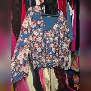 NWOT A BEAUTIFUL SOUL Bell Sleeve Blouse